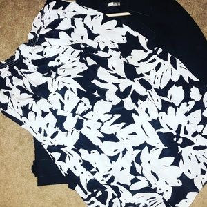 Black and white Hawaiian print skirt size 14